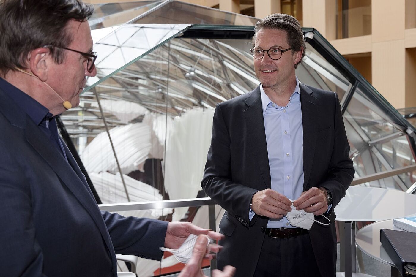 Parlamentarischer Abend So geht #Fahrradland: Bundesverkehrsminister Andreas Scheuer (CSU) und der ADFC-Bundesvorsitzende Ulrich Syberg (v.r.n.l.). Parlamentarischer Abend So geht #Fahrradland: Bundesverkehrsminister Andreas Scheuer (CSU) und der ADFC-Bundesvorsitzende Ulrich Syberg (v.r.n.l.).